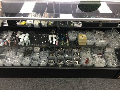 Tobacco Shop «Seaside Smoke and Vape shop», reviews and photos, 575 S Roosevelt Dr b, Seaside, OR 97138, USA