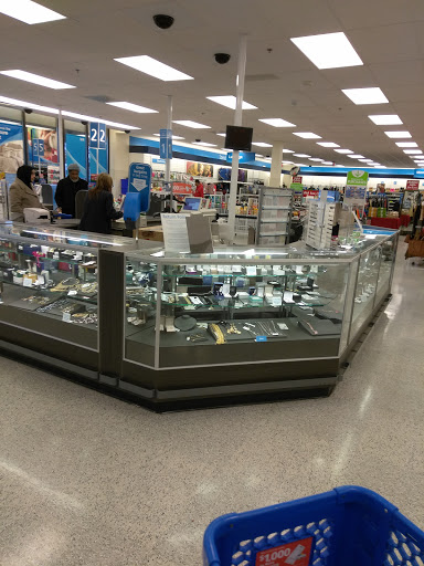 Clothing Store «Ross Dress for Less», reviews and photos, 581 Roosevelt Rd, Glen Ellyn, IL 60137, USA