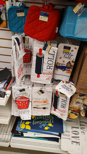 Dollar Store «Dollar Tree», reviews and photos, 646 Stewart Ave, Garden City, NY 11530, USA