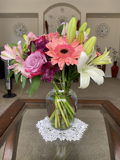Florist «Buddies Flower», reviews and photos, 333 S State St n, Lake Oswego, OR 97034, USA