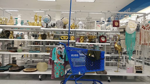 Clothing Store «Ross Dress for Less», reviews and photos, 1023 Edwards Ferry Rd NE, Leesburg, VA 20176, USA