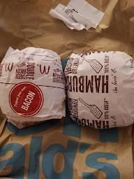 Photo n°45 de McDonald's à Val-de-Reuil ()