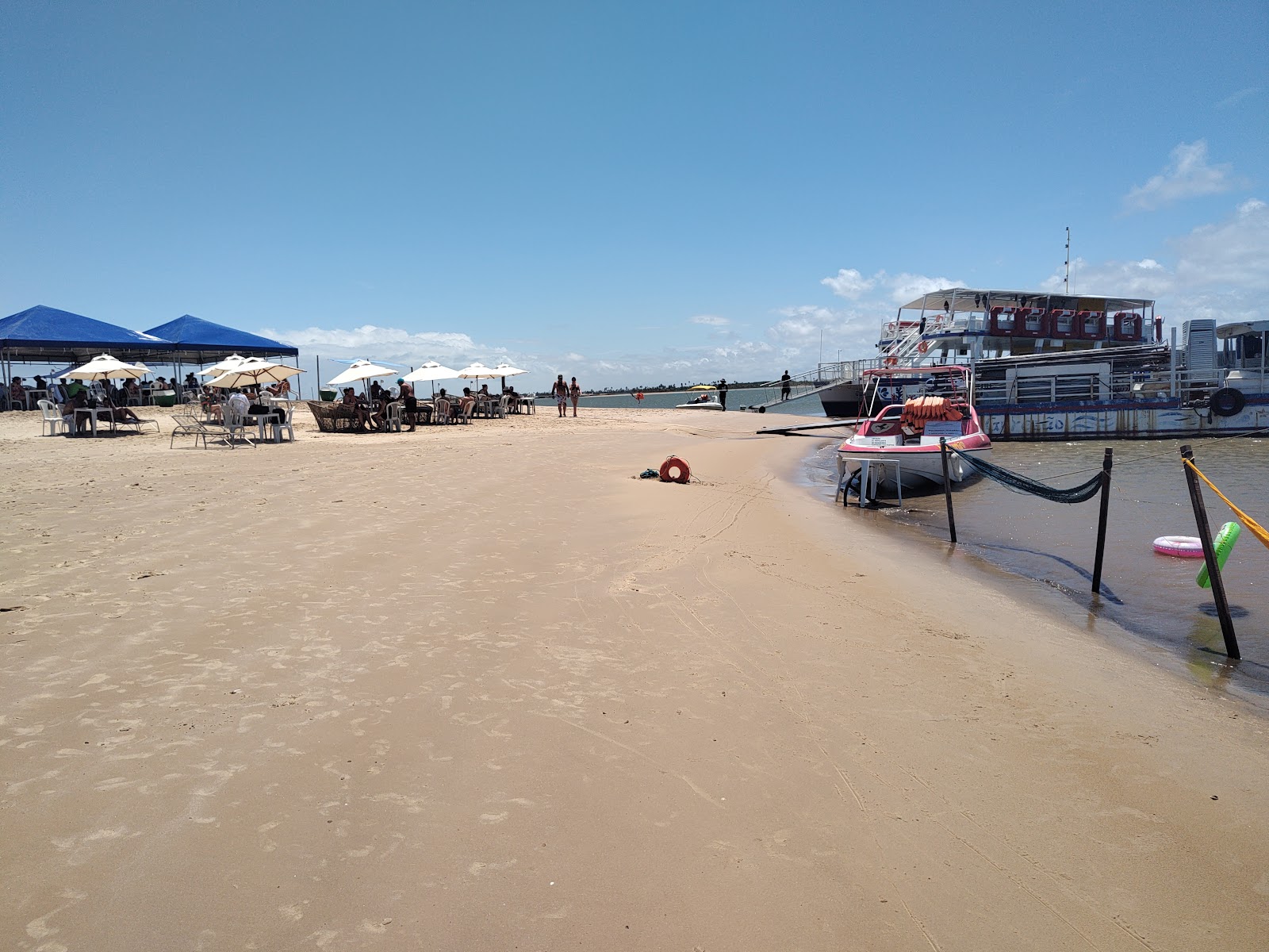 Foto von Ilha dos Namorados Beach - beliebter Ort unter Entspannungskennern