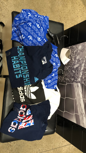 Sporting Goods Store «adidas Outlet Store Woodburn», reviews and photos, 1001 N Arney Rd Ste 400, Woodburn, OR 97071, USA