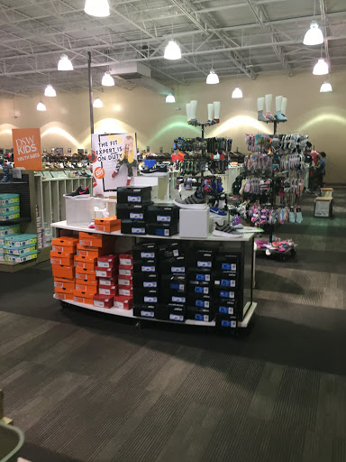 Shoe Store «DSW Designer Shoe Warehouse», reviews and photos, 4741 Ashford Dunwoody Rd, Dunwoody, GA 30338, USA