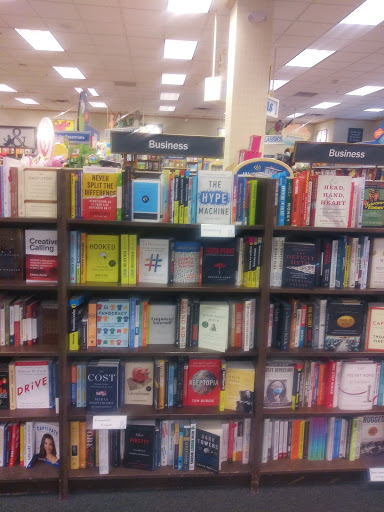 Book Store «Barnes & Noble», reviews and photos, 1542 Northern Blvd, Manhasset, NY 11030, USA