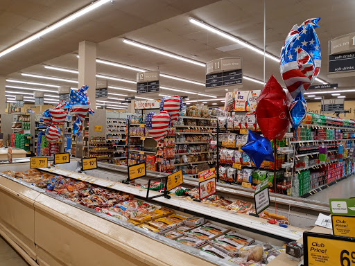 Grocery Store «Safeway», reviews and photos, 2401 N Charles St, Baltimore, MD 21218, USA
