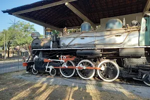 Praça dos ferroviários image