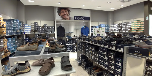 Stores to buy men's slippers Milan