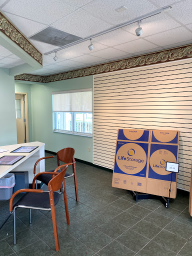 Self-Storage Facility «Burlington Self Storage of Oakland Park», reviews and photos, 3001 N Dixie Hwy, Fort Lauderdale, FL 33334, USA