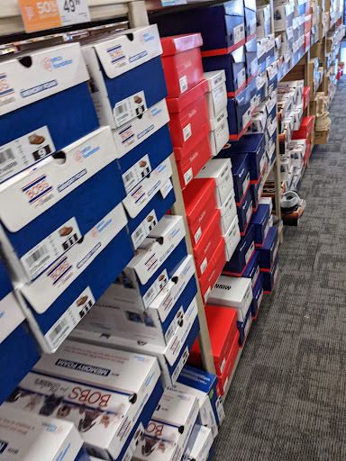 Shoe Store «Rack Room Shoes», reviews and photos, 2809 Battleground Ave, Greensboro, NC 27455, USA