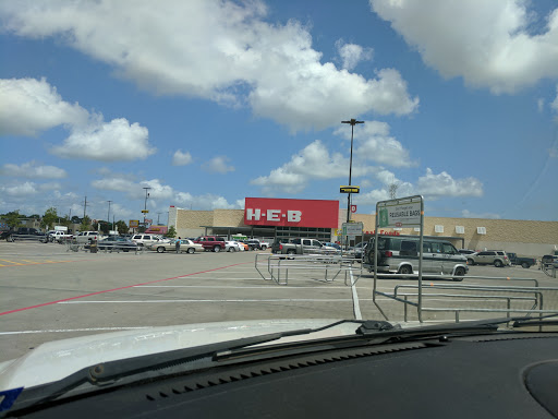 Grocery Store «H-E-B Grocery», reviews and photos, 3590 College St, Beaumont, TX 77701, USA