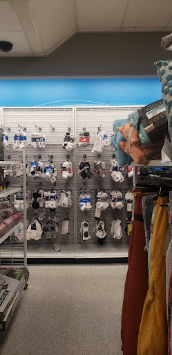 Clothing Store «Ross Dress for Less», reviews and photos, 2753 E Eastland Center Dr, West Covina, CA 91791, USA