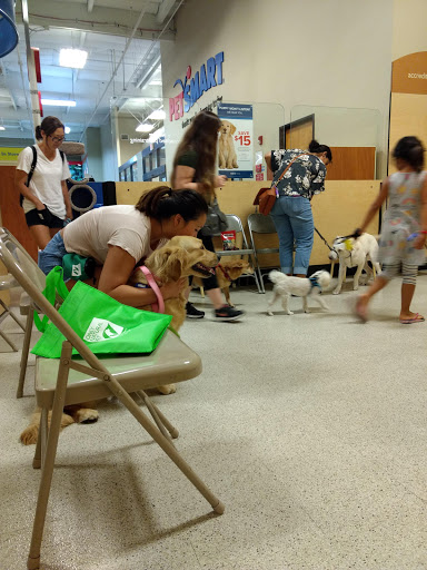 Pet Supply Store «PetSmart», reviews and photos, 6348 Foothill Blvd, Tujunga, CA 91042, USA