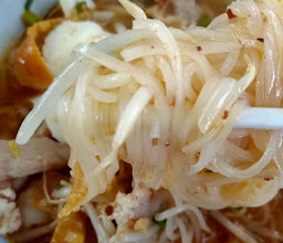 เตี๋ยวหมูหมูไข่เยิ้ม photo