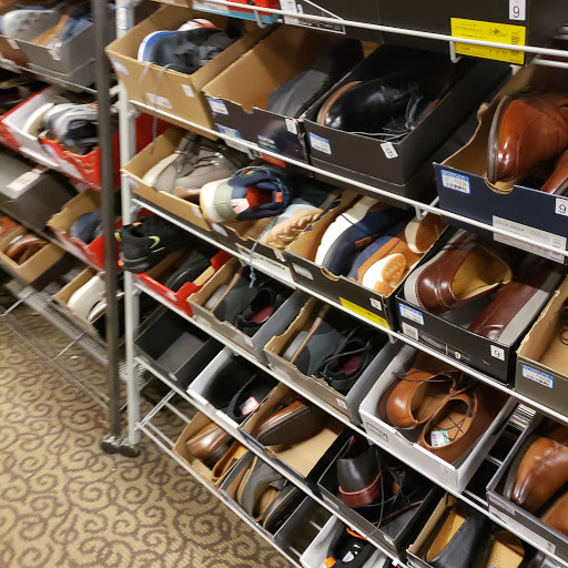 Shoe Store «DSW Designer Shoe Warehouse», reviews and photos, 1 Worcester Rd, Framingham, MA 01701, USA