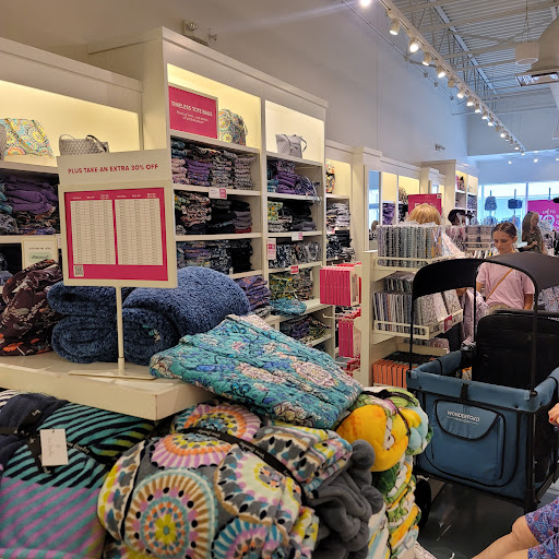 Shopping Mall «St. Louis Premium Outlets», reviews and photos, 18521 Outlet Blvd, Chesterfield, MO 63005, USA