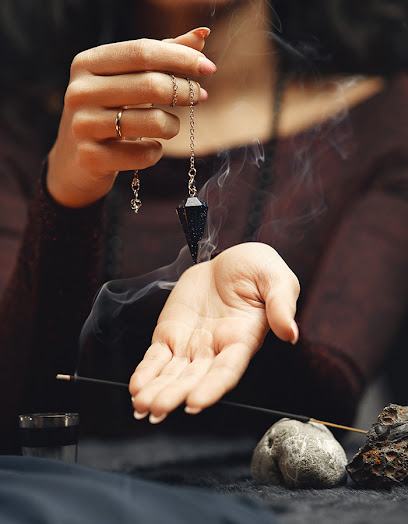 Voyante Louna Nostra