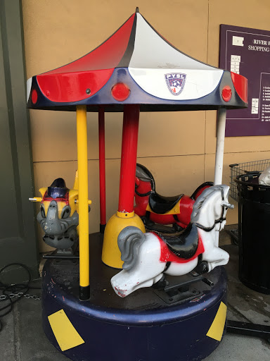 Grocery Store «Grocery Outlet Bargain Market», reviews and photos, 80 E Washington St, Petaluma, CA 94952, USA