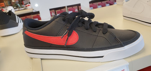 Shoe Store «Famous Footwear», reviews and photos, 31 Furlong Dr, Revere, MA 02151, USA