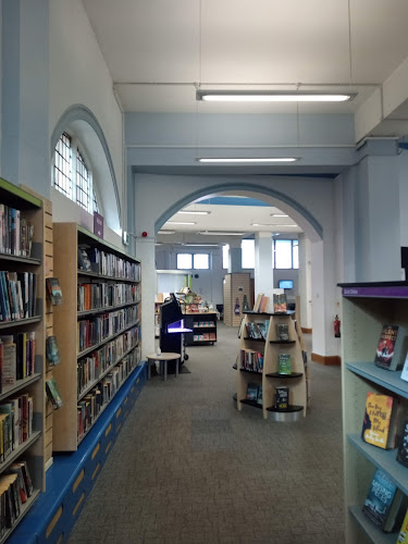 Reviews of Northamptonshire Central Library in Northampton - Shop
