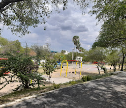 Plaza Loma Larga photo