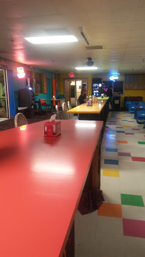 Bowling Alley «Tillamook Bowling Lanes», reviews and photos, 3705 3rd St, Tillamook, OR 97141, USA