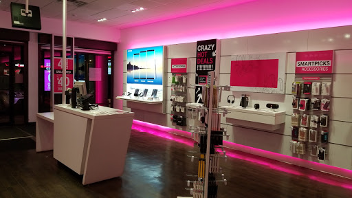 Cell Phone Store «T-Mobile», reviews and photos, 62 Sunrise Hwy, Lindenhurst, NY 11757, USA