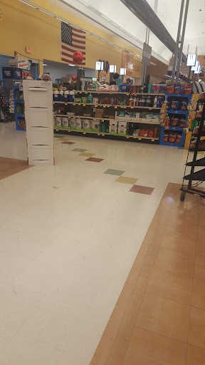 Supermarket «Super Stop & Shop», reviews and photos, 533 E Main St, Bay Shore, NY 11706, USA