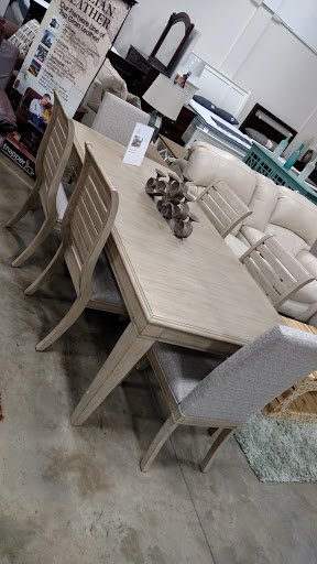 Furniture Store «Quality Furniture Discounts», reviews and photos, 7803 Southland Blvd #203, Orlando, FL 32809, USA