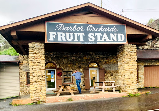Produce Market «Barber Orchard Fruitstands Inc», reviews and photos, 2855 Old Balsam Rd, Waynesville, NC 28786, USA