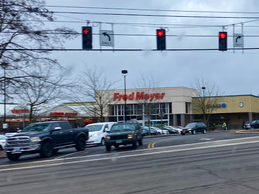 Grocery Store «Fred Meyer», reviews and photos, 11565 SW Pacific Hwy, Tigard, OR 97223, USA