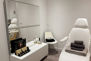 Nagelstudio & Beautysalon At YellZ