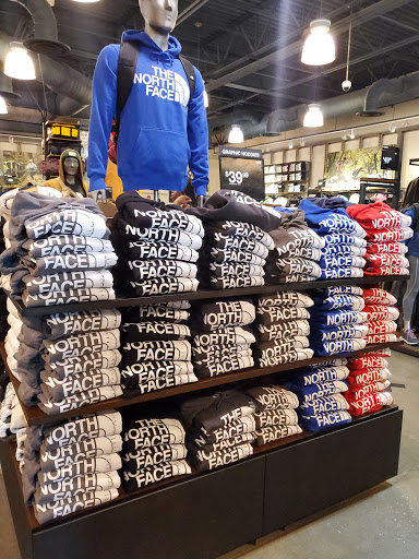 Clothing Store «The North Face Outlet», reviews and photos, 8225 Vineland Ave, Orlando, FL 32831, USA
