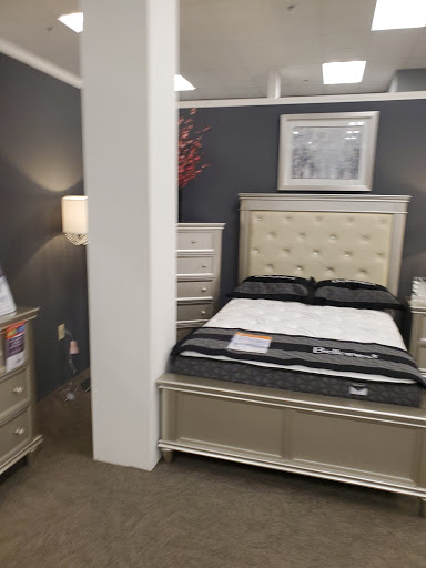 Furniture Store «Raymour & Flanigan Furniture and Mattress Store», reviews and photos, 100 Highland Ave, Seekonk, MA 02771, USA