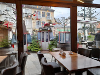 Atmosphère du Restaurant de fondues Les Télécabines Restaurant à Aix-les-Bains - n°3