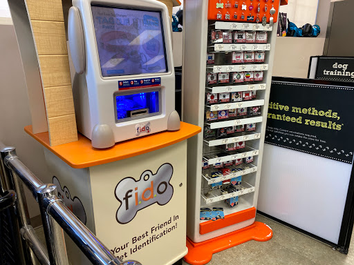 Pet Supply Store «Unleashed by Petco», reviews and photos, 520 S 23rd St, Philadelphia, PA 19146, USA