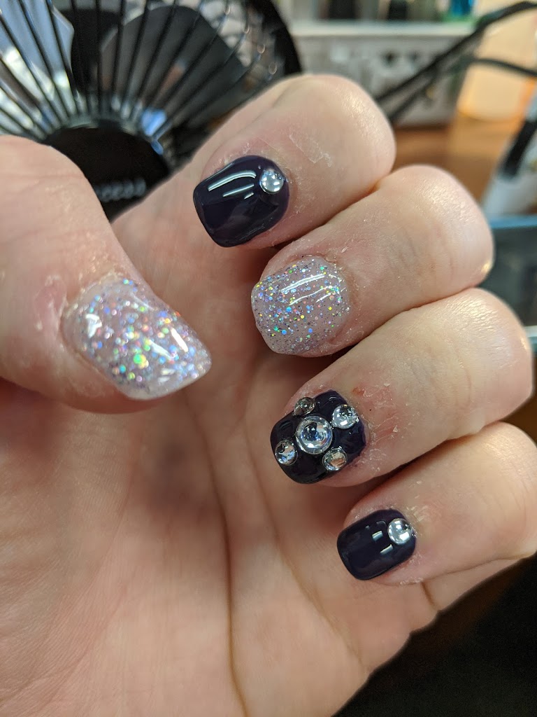 Happy Nail Spa Bolivar, MO 65613 Services and Reviews