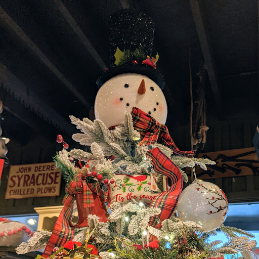 American Restaurant «Cracker Barrel Old Country Store», reviews and photos, 9214 Park W Blvd, Knoxville, TN 37923, USA