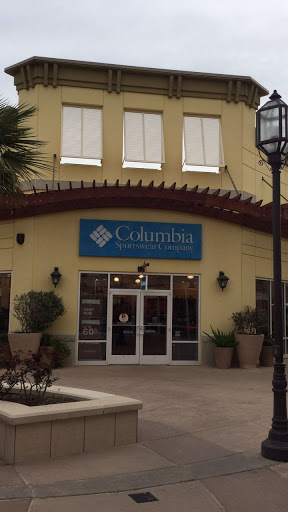 Sportswear Store «Columbia Sportswear Outlet Store», reviews and photos, 5885 Gulf Fwy #301, Texas City, TX 77591, USA