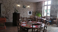 Atmosphère du Restaurant Traiteur des Lys à La Chapelle-Moulière - n°15