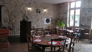 Photo n°35 de Restaurant Traiteur des Lys à La Chapelle-Moulière ()