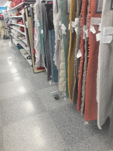 Clothing Store «Ross Dress for Less», reviews and photos, 10700 MacArthur Blvd, Oakland, CA 94605, USA