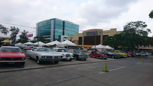 Parqueo Comisariato Los Andes