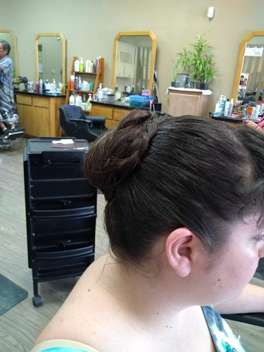 Nail Salon «De Serj For Hair», reviews and photos, 716 4th St, Orland, CA 95963, USA