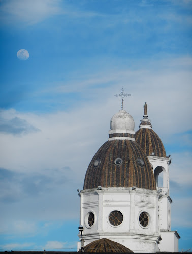 Opiniones de Iglesia Católica de Guaytacama en Guaitacama - Iglesia