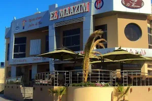 EL MAAZIME... Restaurant, salon de the image