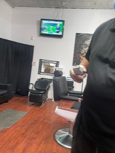 Barber Shop «1048 Barber Lounge», reviews and photos, 1048 S Clinton Ave, Rochester, NY 14620, USA