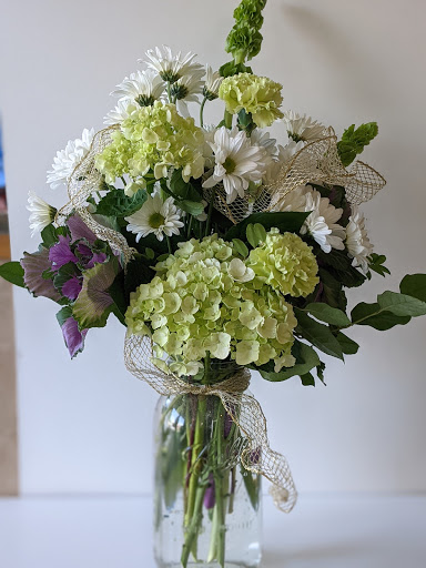 Florist «Monroe Floral», reviews and photos, 113 W McDougall St, Monroe, WA 98272, USA