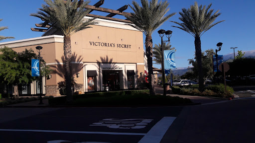 Shopping Mall «Shops At Dos Lagos», reviews and photos, 2780 Cabot Dr #140, Corona, CA 92883, USA